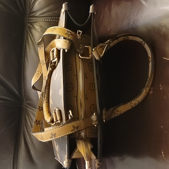 ON THE GO TOTE BAG OTG 2 TONE BROWN BAG - Picture 4 of 11